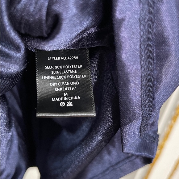 ASTR The Label Blue Velvet One Shoulder Dress Size M - Picture 8 of 10